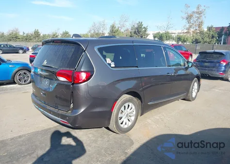2017 Chrysler Pacifica Touring-L z USA, uszkodzony, nr VIN 2C4RC1BG7HR702459